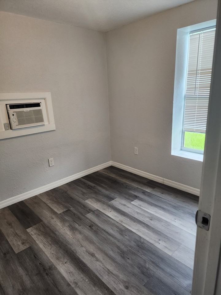 278 Ne Ark Pl #NA - Photo 6 of 25