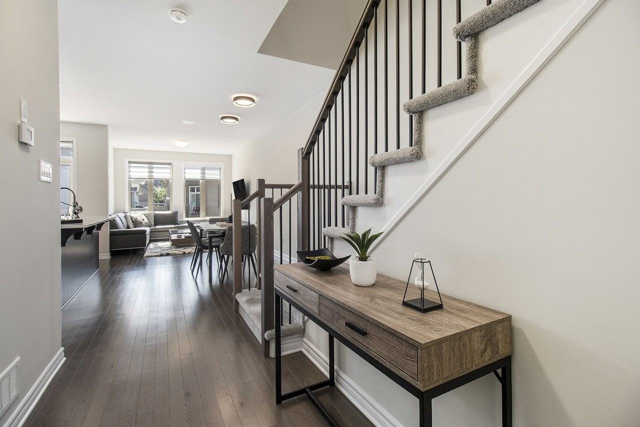 503 Manhattan Court - Photo 3 of 21