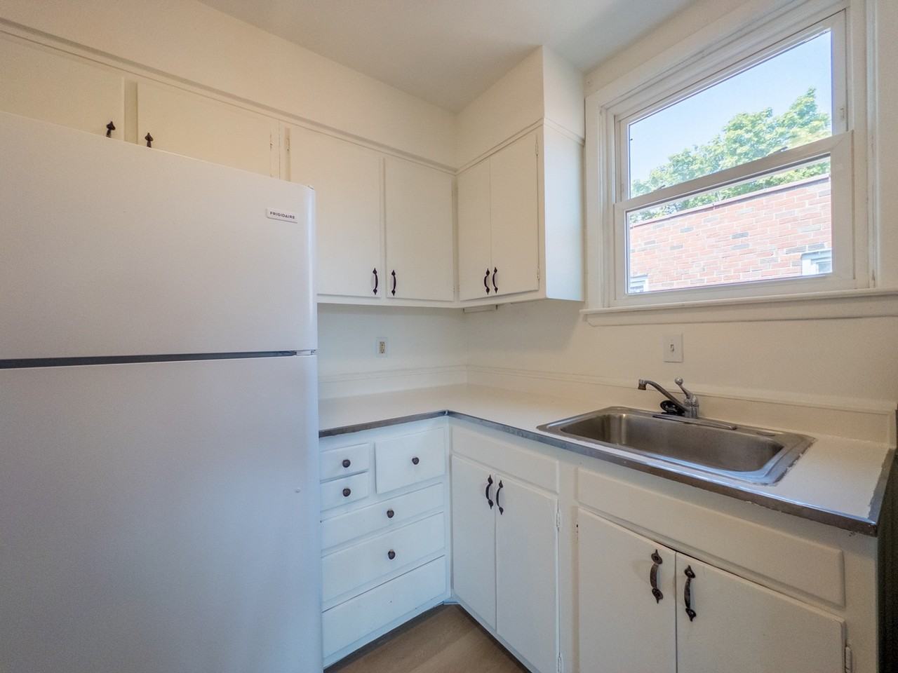 Hunter's & Cooke - Photo 5 of 38