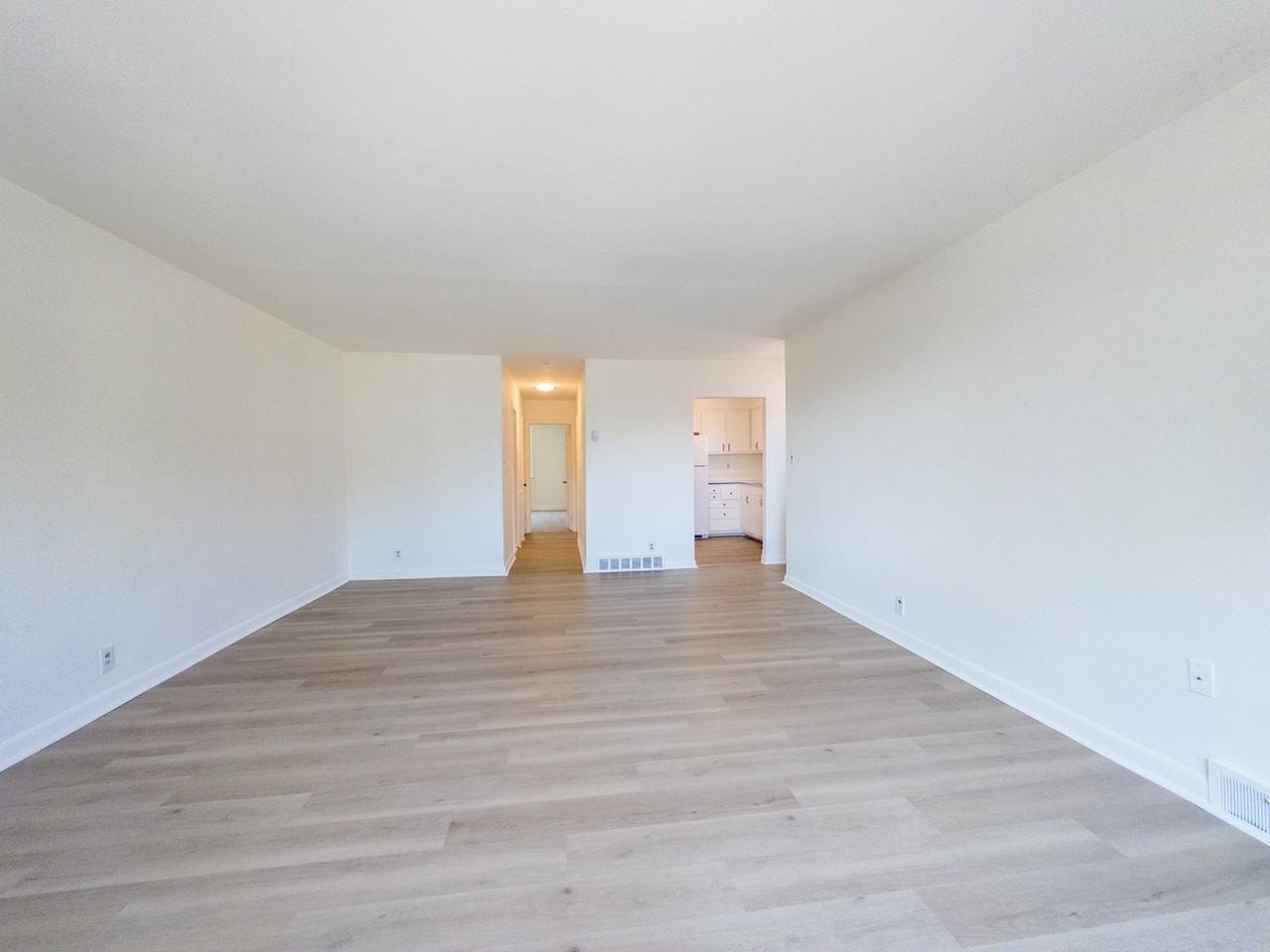 Hunter's & Cooke - Photo 7 of 38