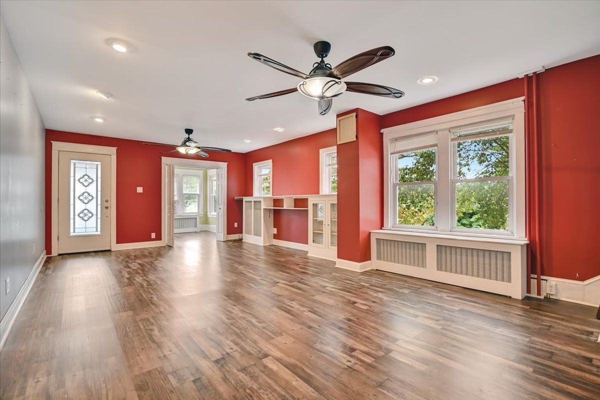 101 E Elm St - Photo 3 of 21