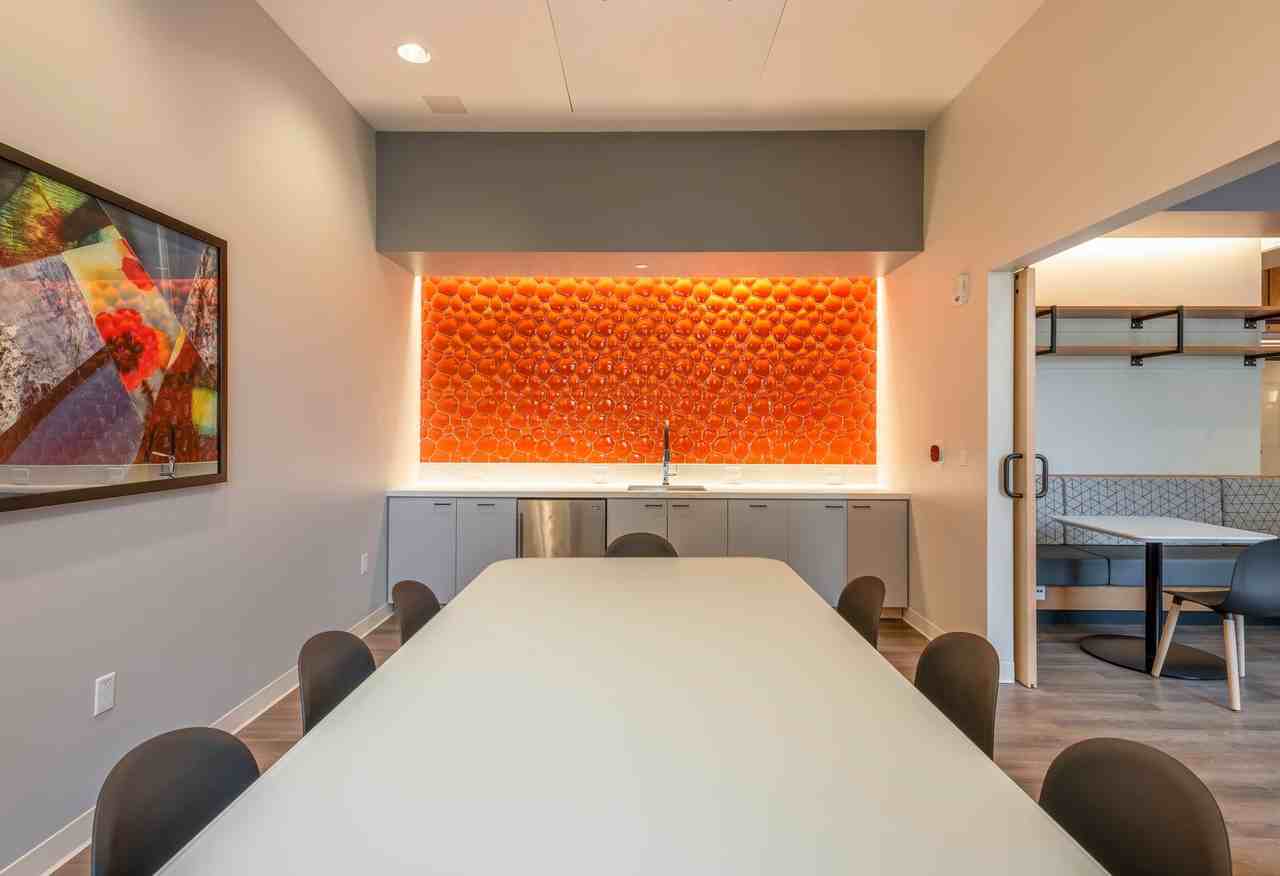 280 Western - Photo 5 of 42