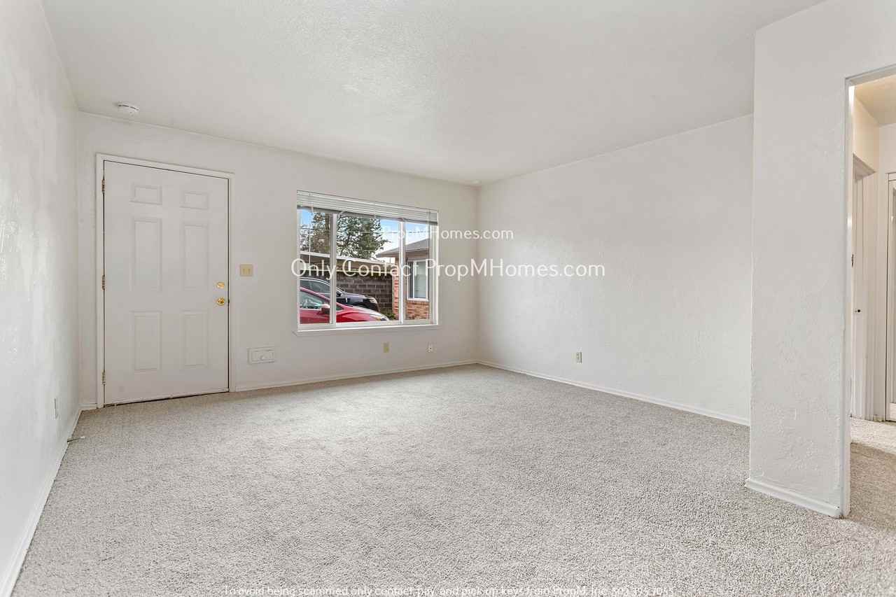 2211 Ne 81st Ave - Photo 2 of 15