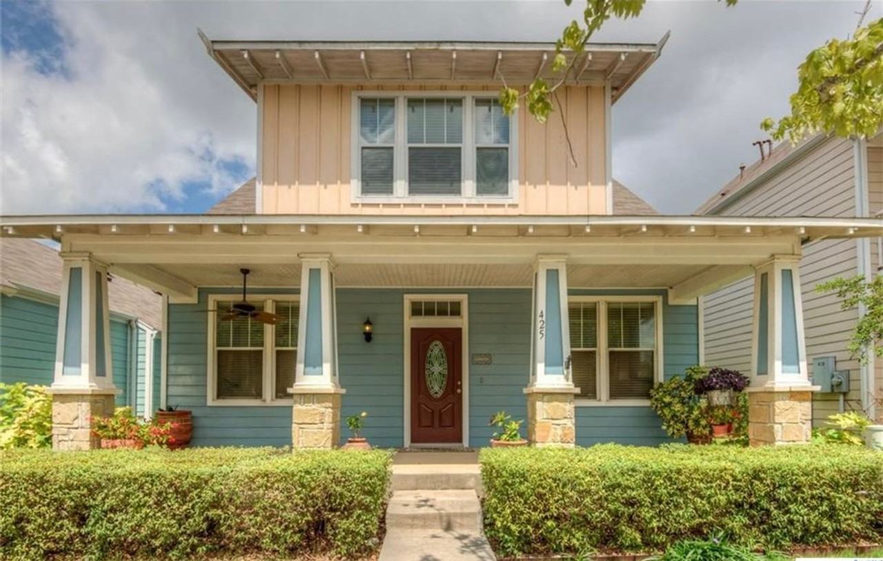 425 425 Shadowpoint - Main House - Photo 2 of 25