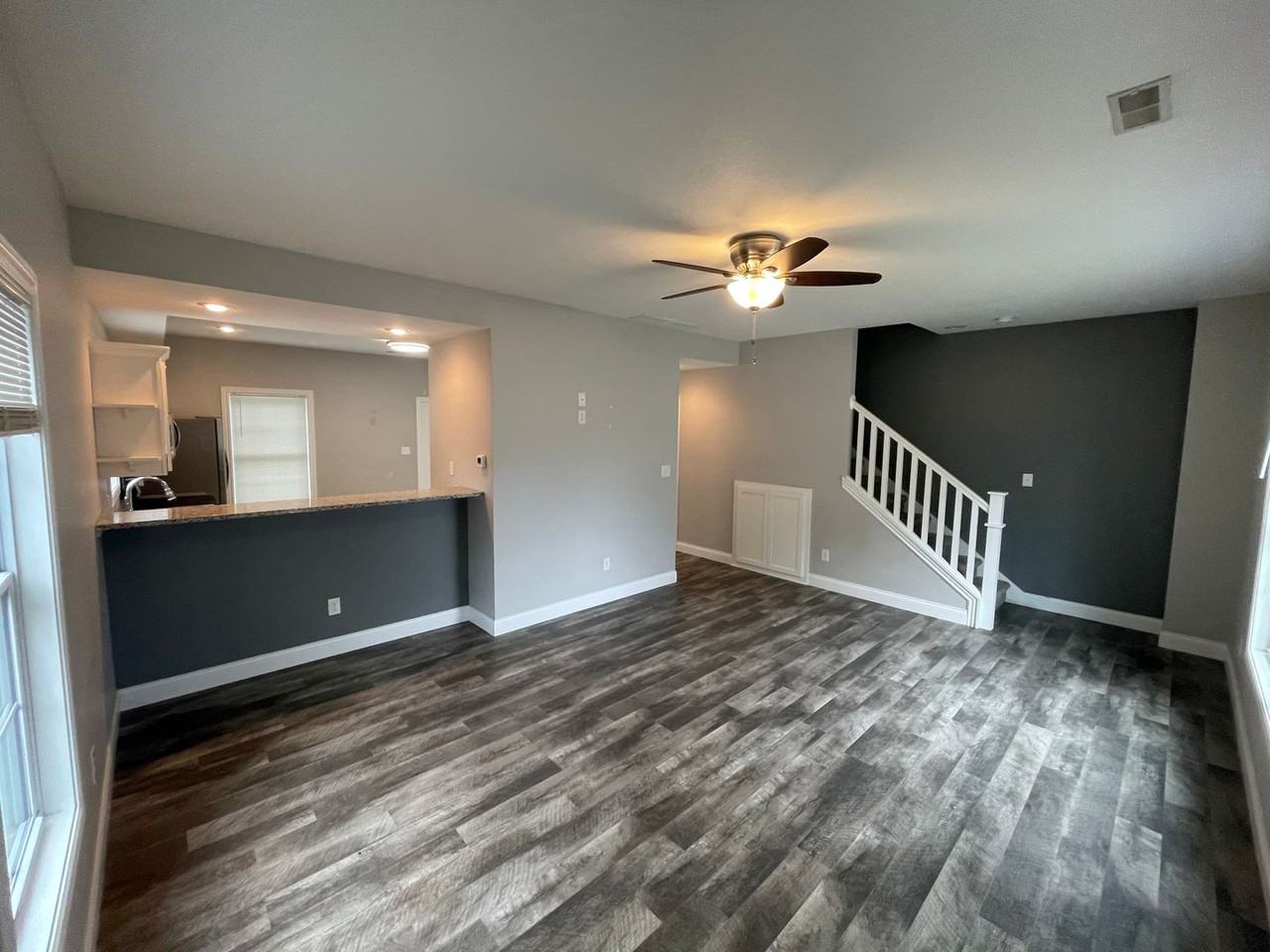 117 S Clark St - Photo 4 of 19