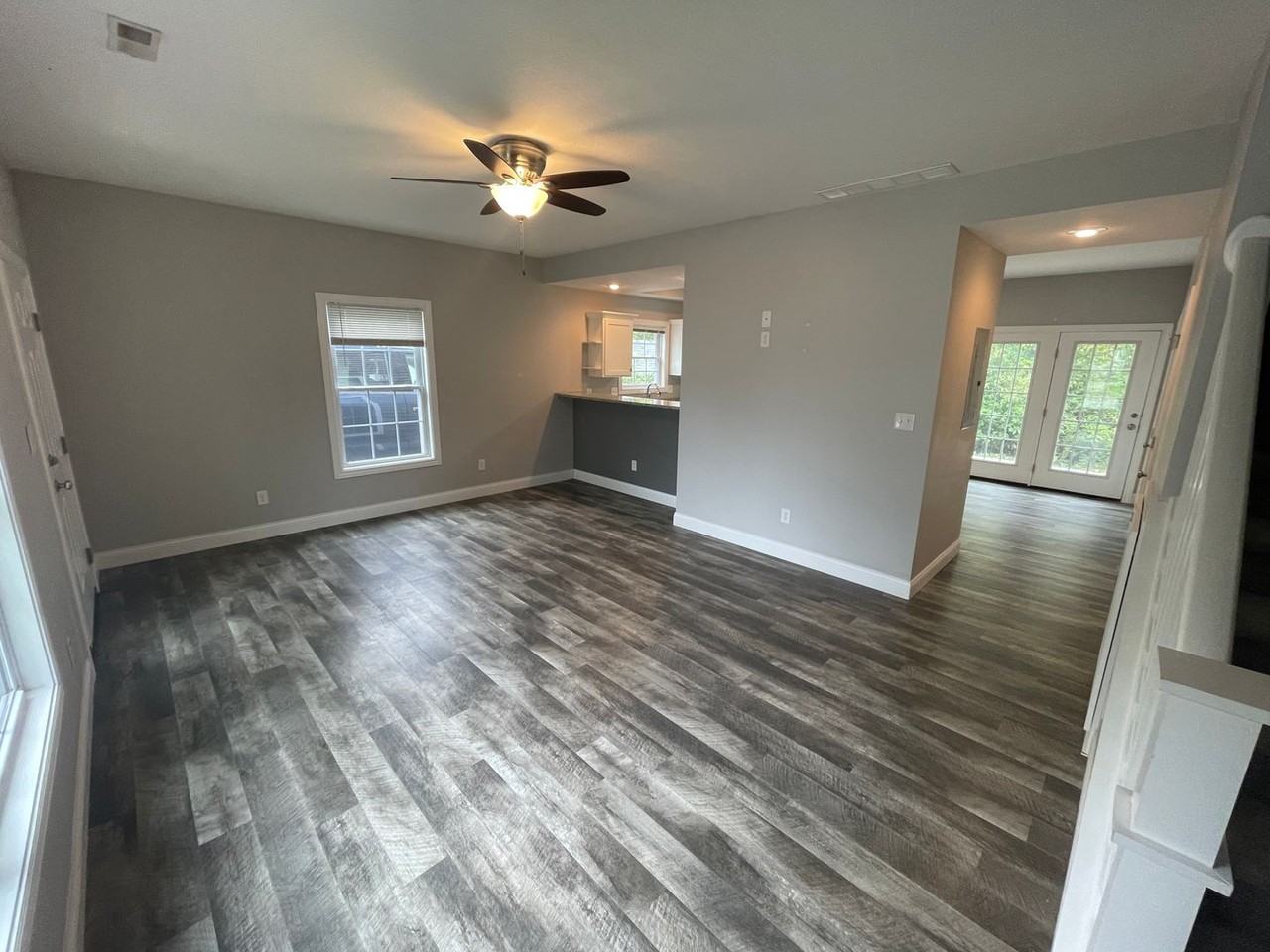 117 S Clark St - Photo 5 of 19