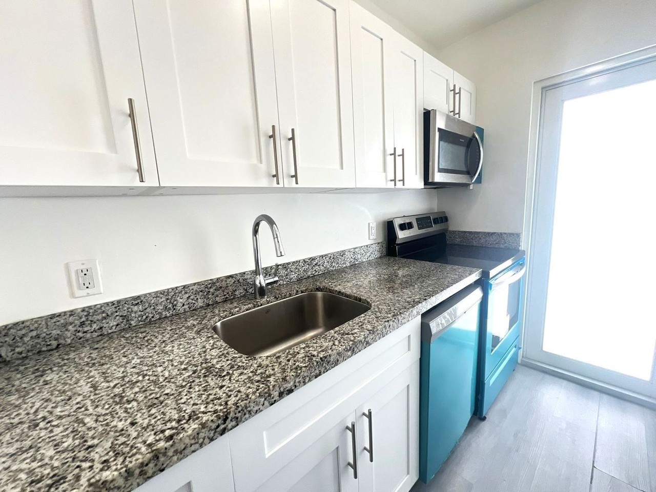 7293 Gary Ave - Photo 6 of 38