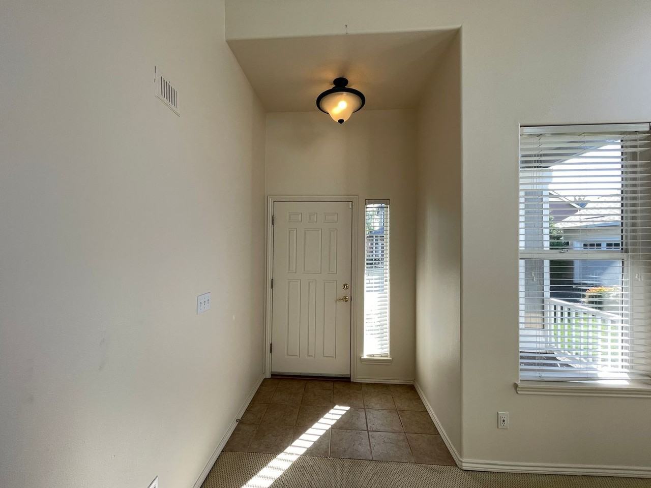 2371 Ne 13th Way - Photo 3 of 28
