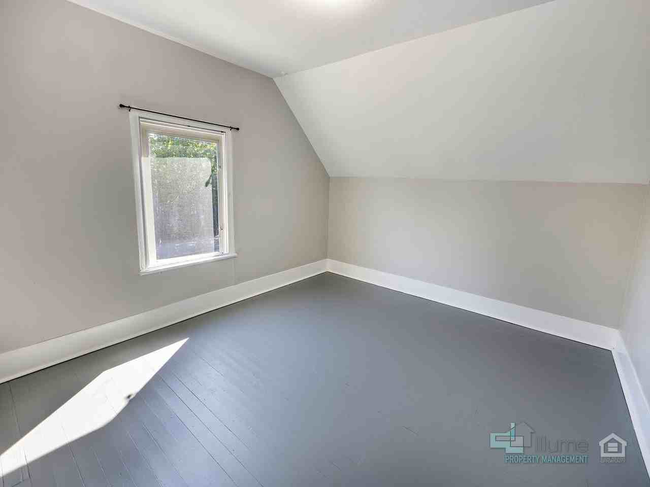 7325 North Saint Louis Avenue - Photo 6 of 39