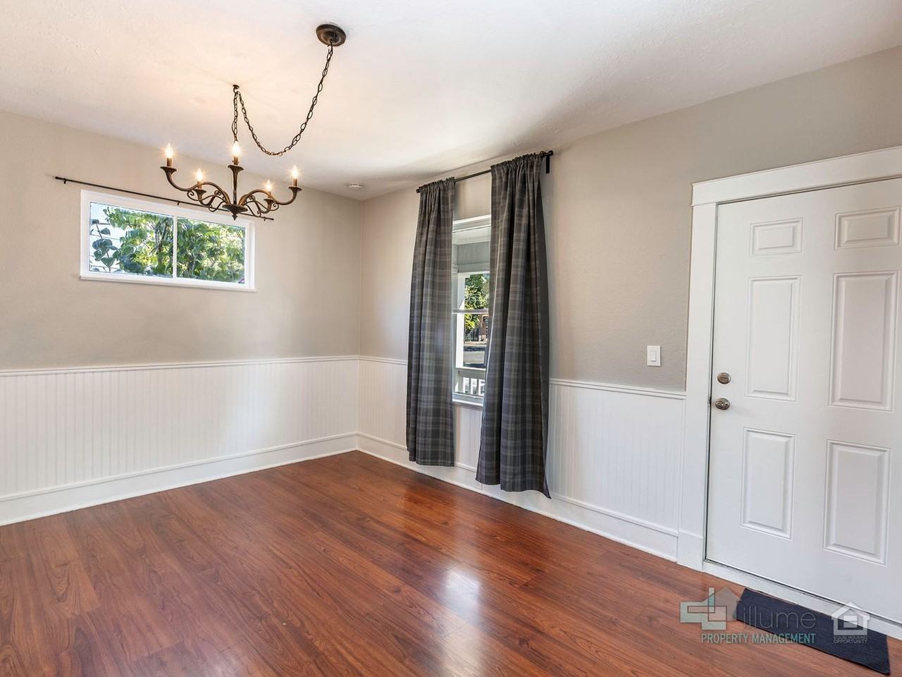 7325 North Saint Louis Avenue - Photo 7 of 39