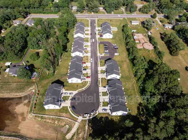 385 N Tuckahoe Rd #4 - Photo 2 of 23