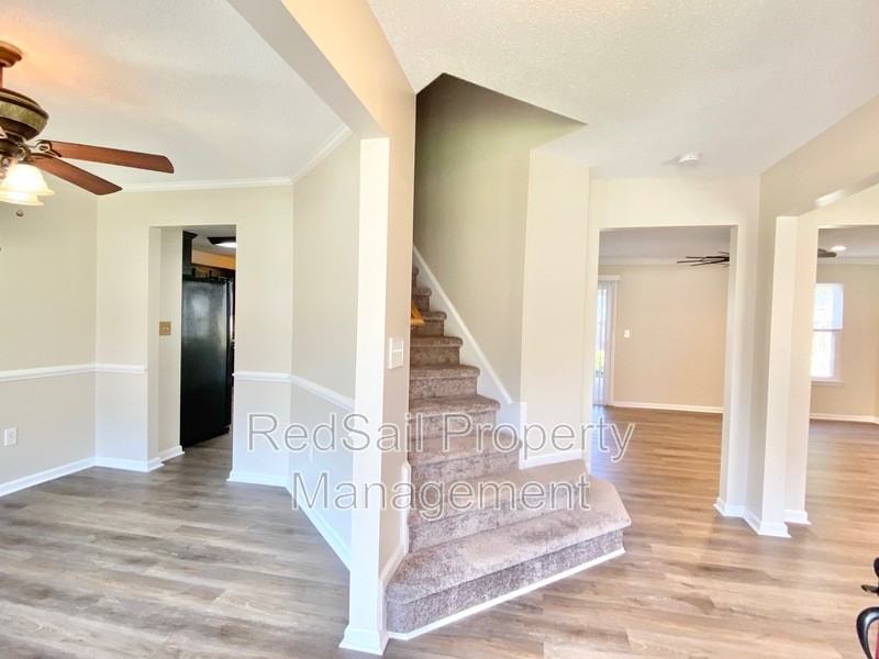 1319 Pinecroft Ln - Photo 2 of 24