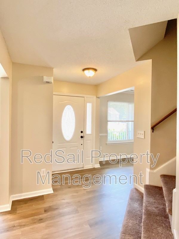 1319 Pinecroft Ln - Photo 3 of 24