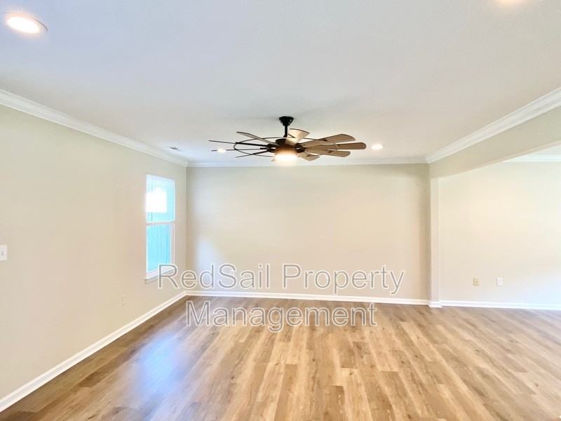 1319 Pinecroft Ln - Photo 6 of 24