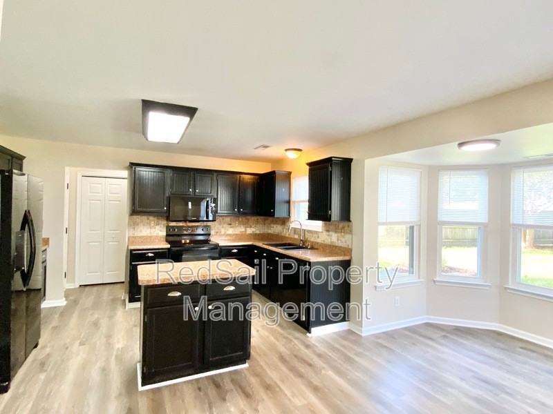 1319 Pinecroft Ln - Photo 7 of 24