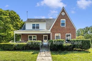featured image of 826 Summit Ave