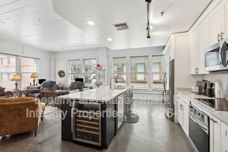909 Lafayette St #1 - Photo 5 of 15