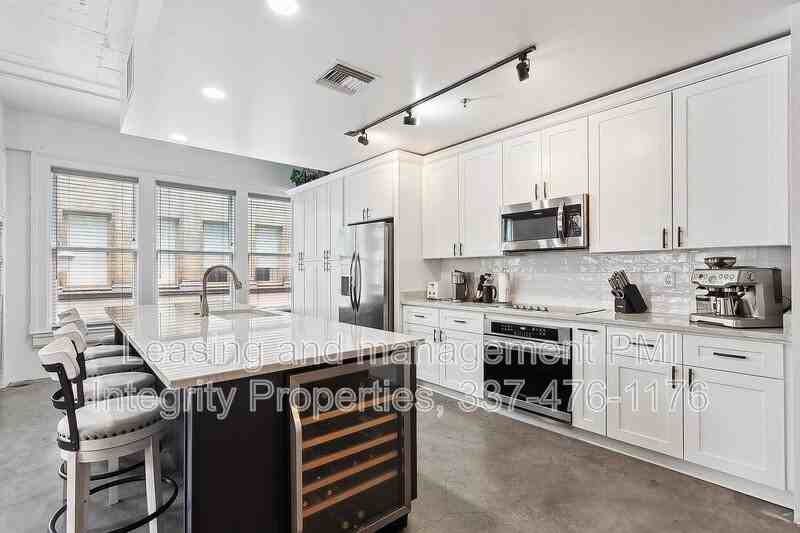 909 Lafayette St #1 - Photo 6 of 15