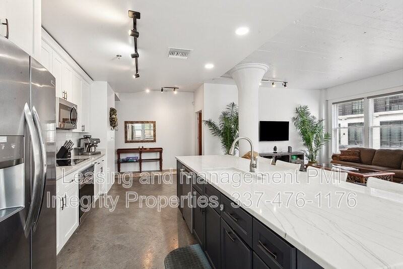 909 Lafayette St #1 - Photo 7 of 15