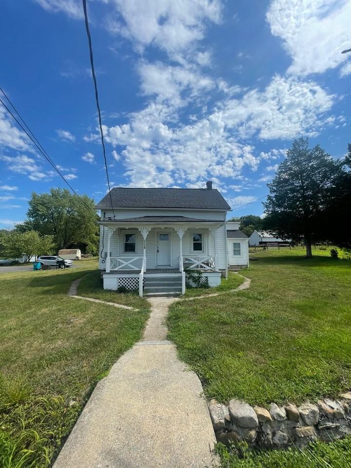 21328 Mount Lena Rd - Photo 2 of 13