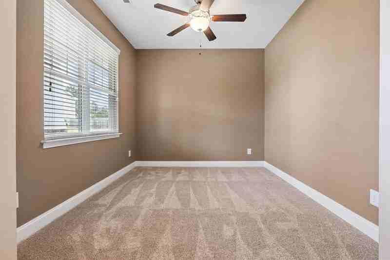 121 Bagpipe Ln - Photo 3 of 35