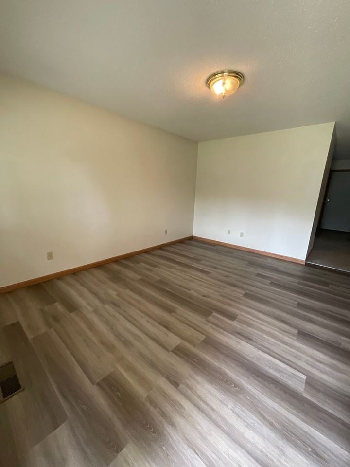 404 E. Adams Duplex - Photo 2 of 11