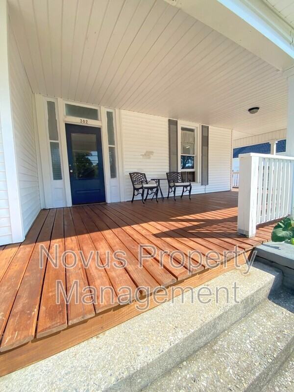 302 Cedar St #A - Photo 3 of 17