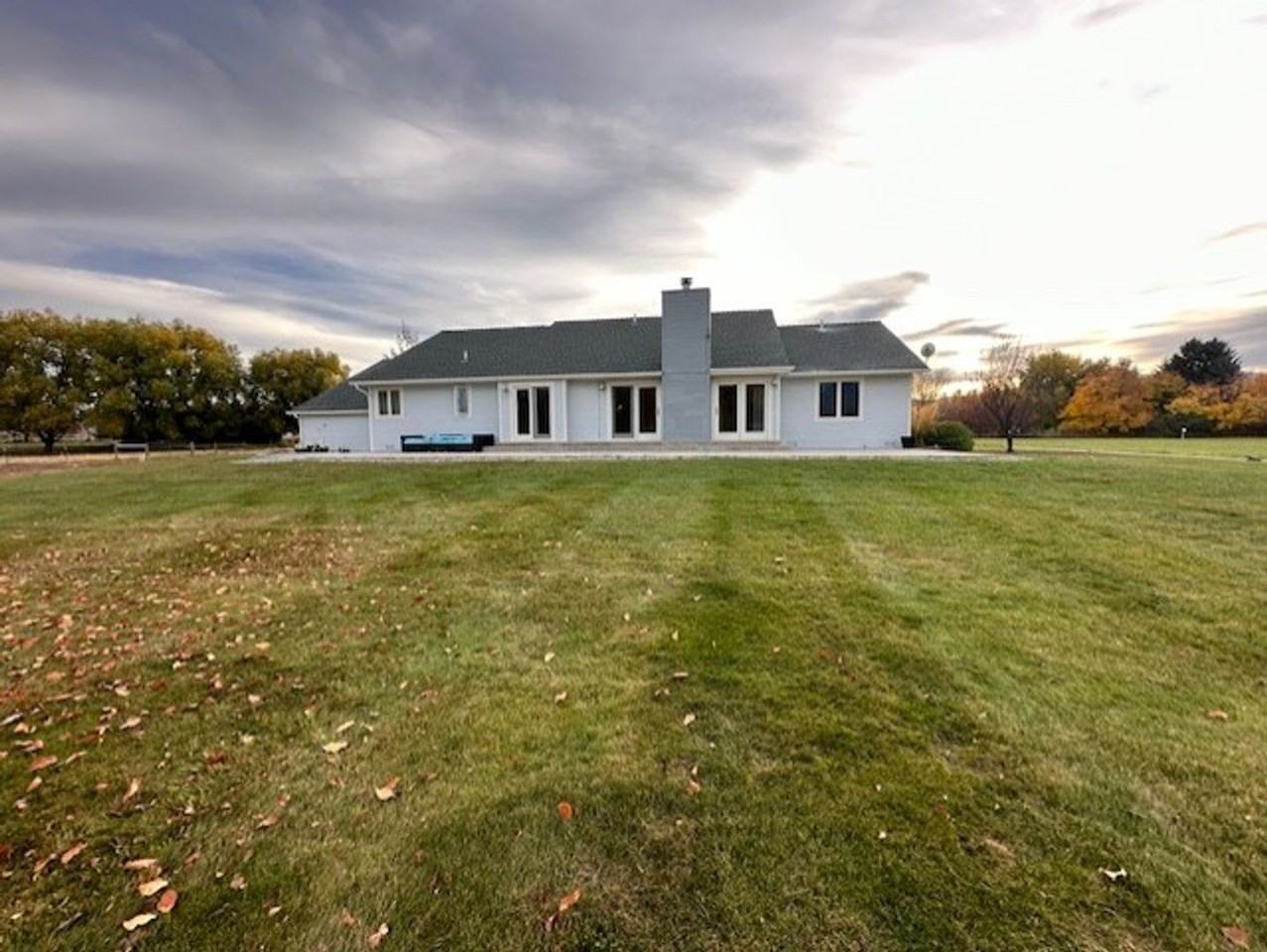 4415 Hoover Ln - Photo 2 of 27