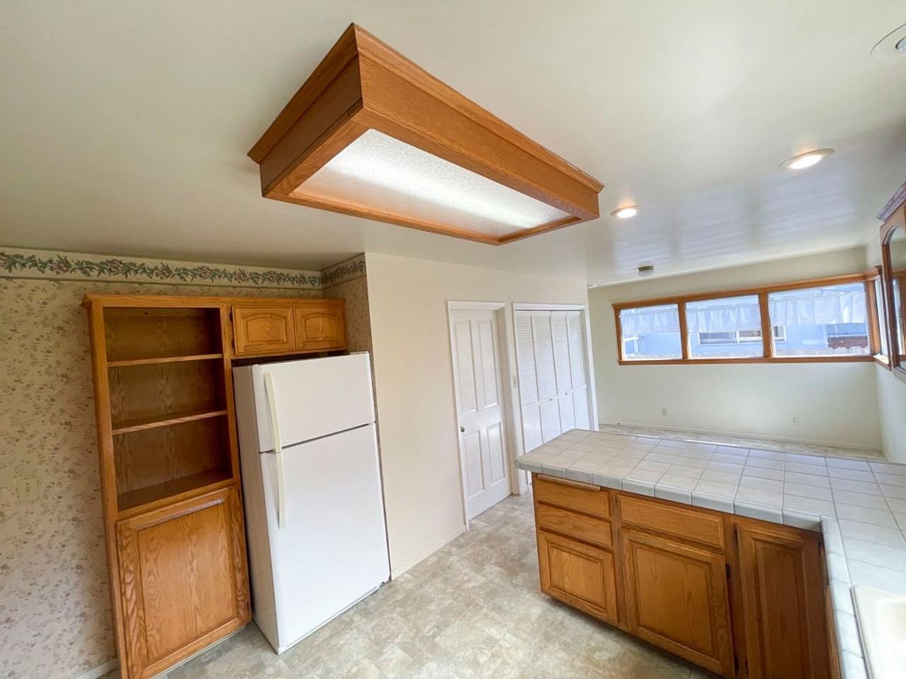 2245 Baldwin St - Photo 7 of 26