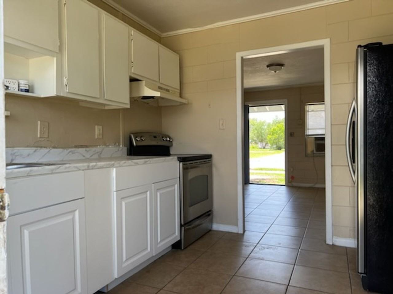 522 Washington Ave #1 - Photo 3 of 7