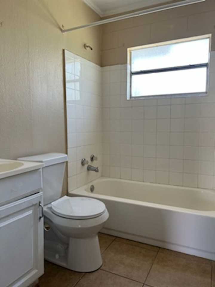 522 Washington Ave #1 - Photo 7 of 7