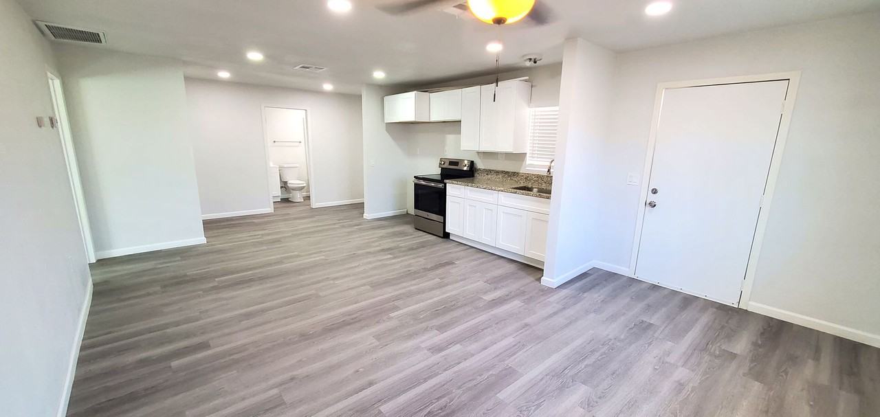 1605 Aurora Dr - Photo 5 of 50