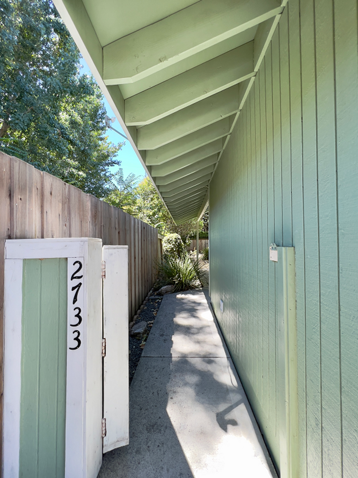 Marin St, 2731-2735 - Photo 2 of 12