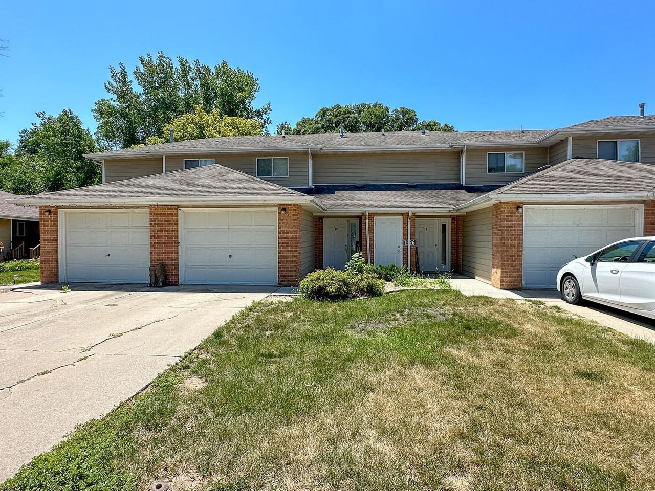 1526 Little Bluestem Ct - Photo 2 of 30