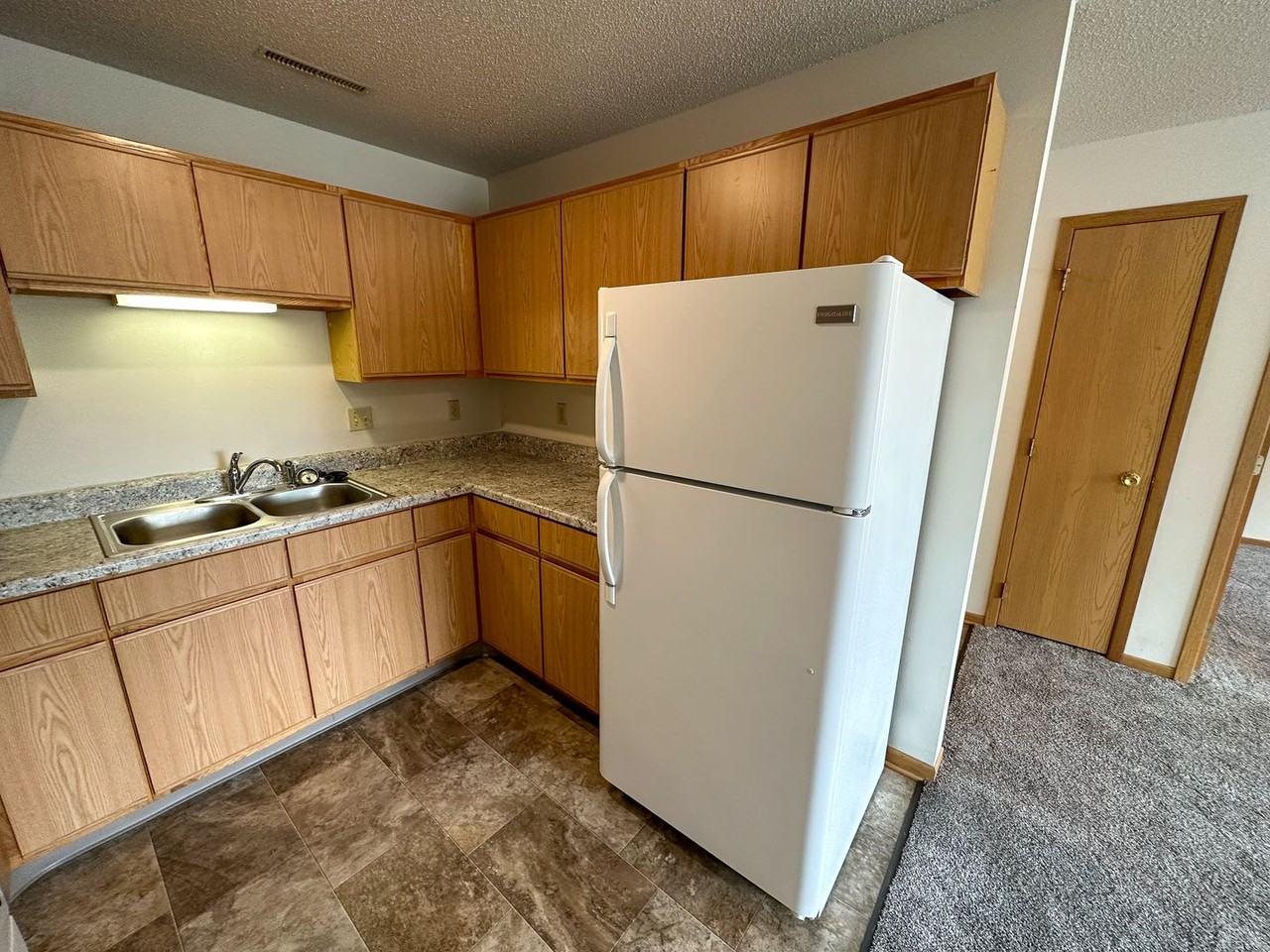 221 Sheldon - Photo 7 of 22