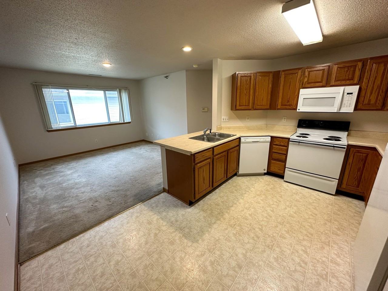 225 Hyland - Photo 5 of 50