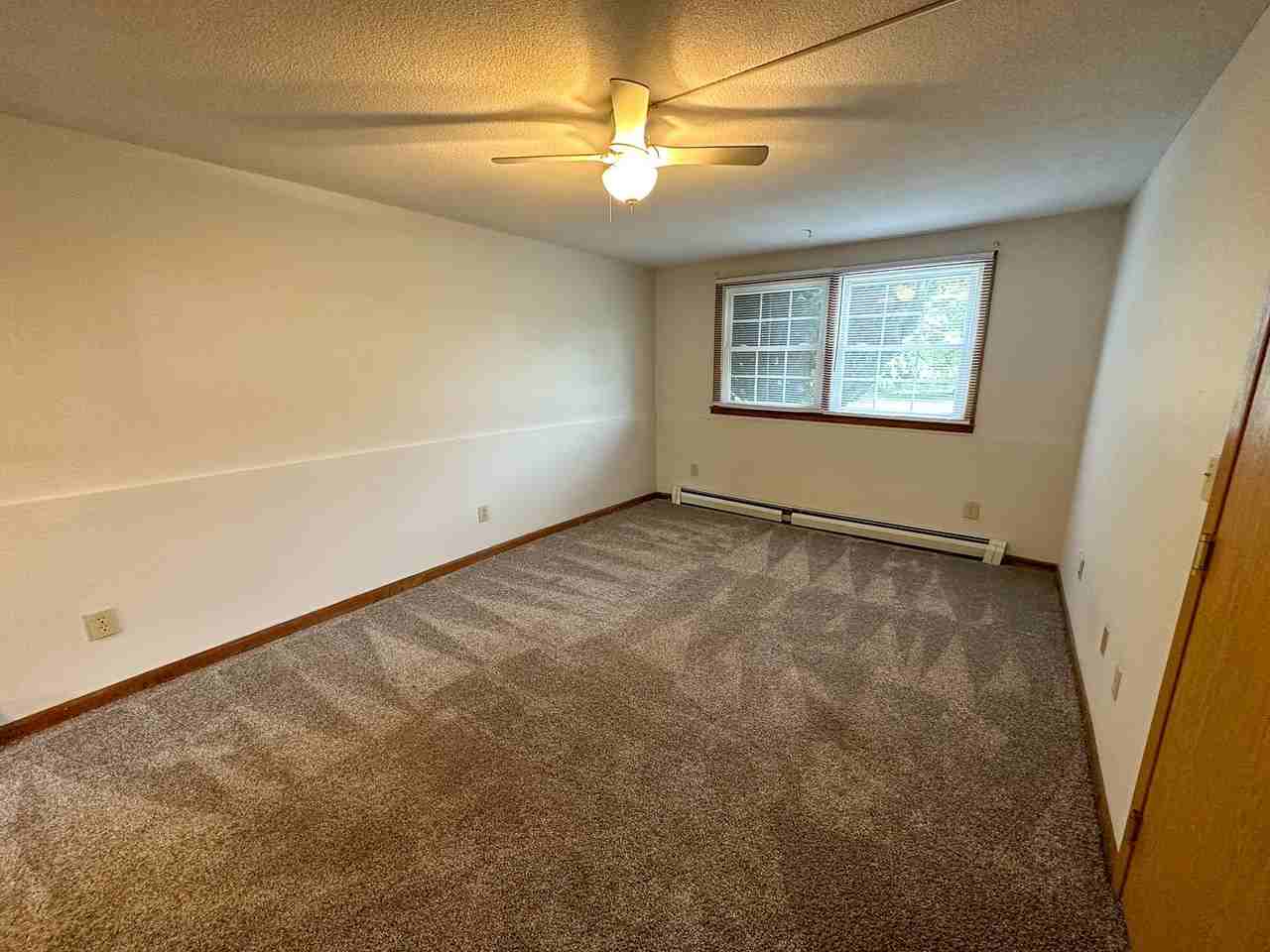 2927 Woodland - Photo 3 of 38