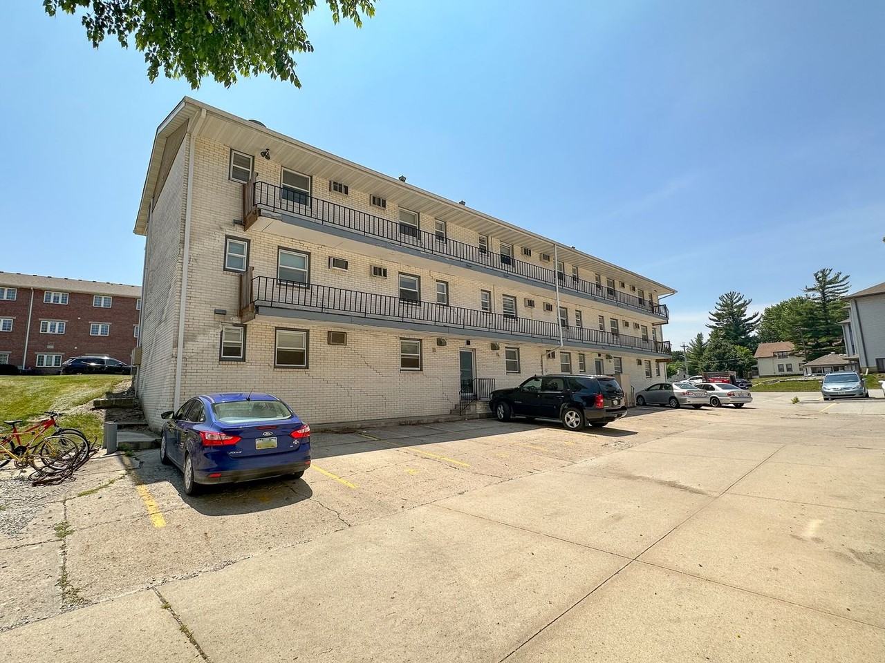 2933 West Street - Photo 2 of 18