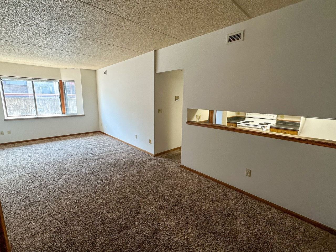 246 Hyland - Photo 3 of 22