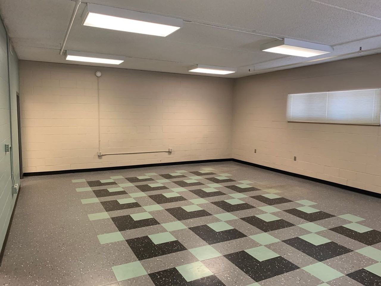 245 Hyland - Photo 6 of 40