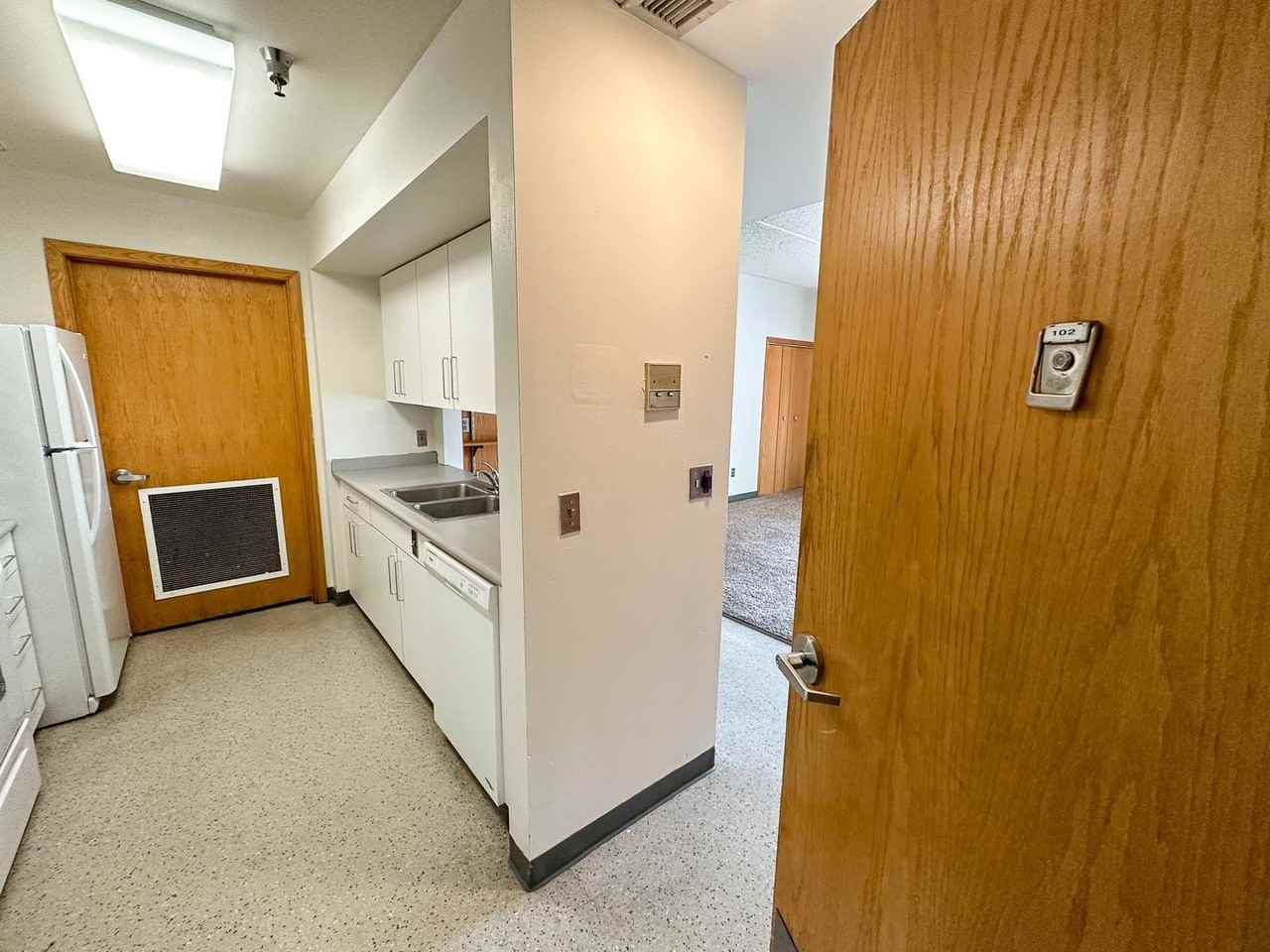 245 Hyland - Photo 4 of 22