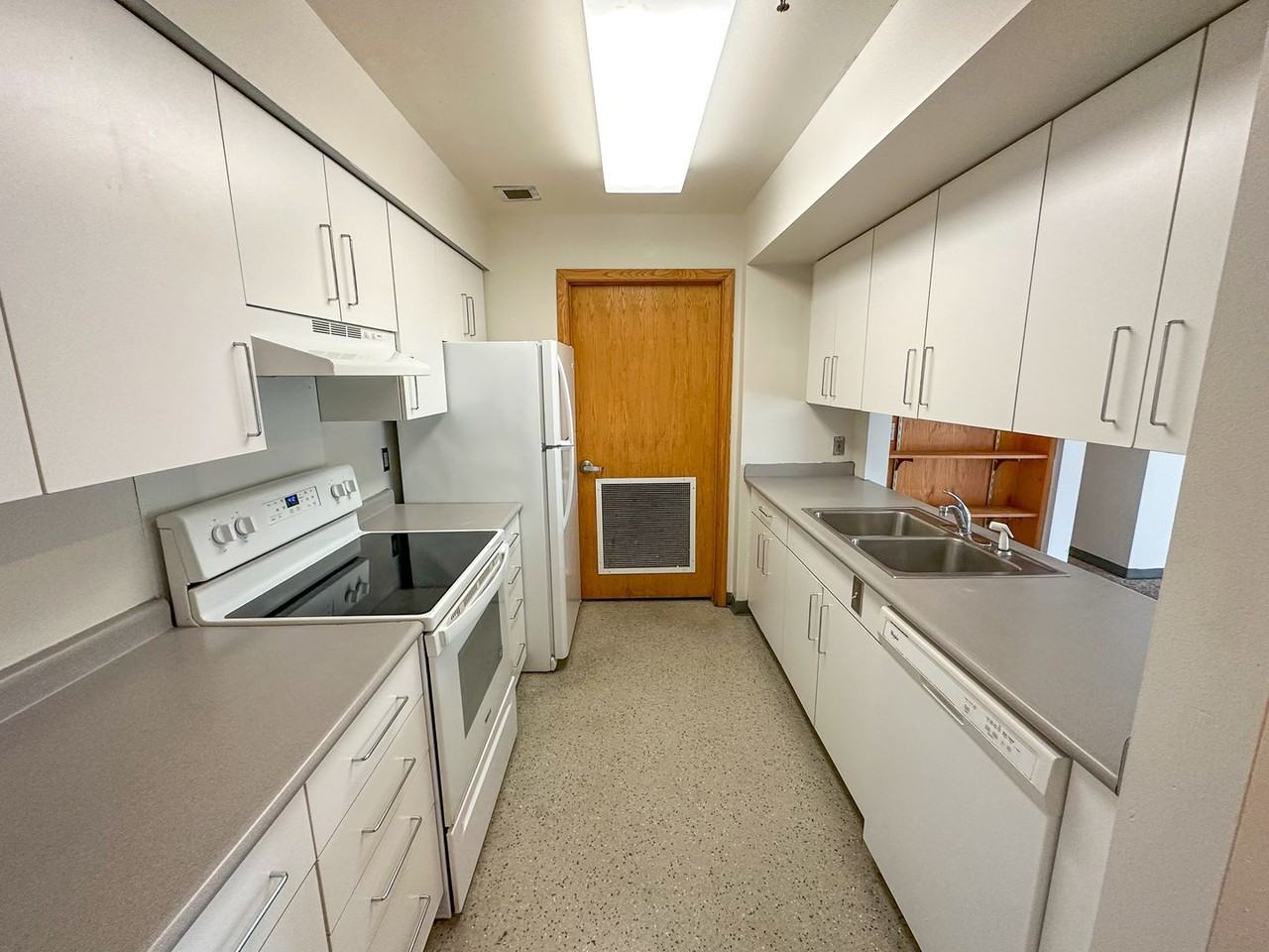 245 Hyland - Photo 5 of 22