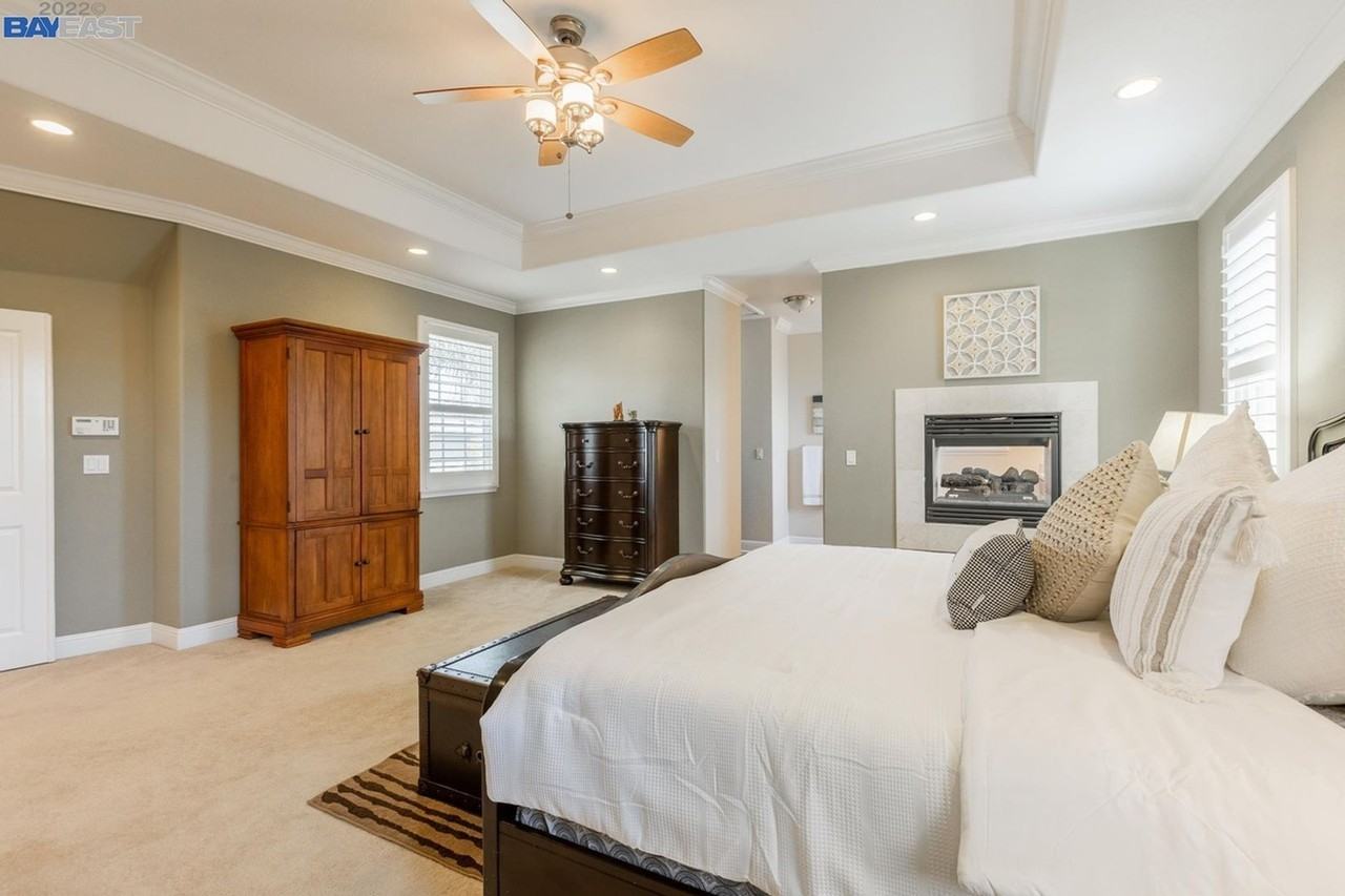 582 Minnesota Ave - Photo 6 of 50