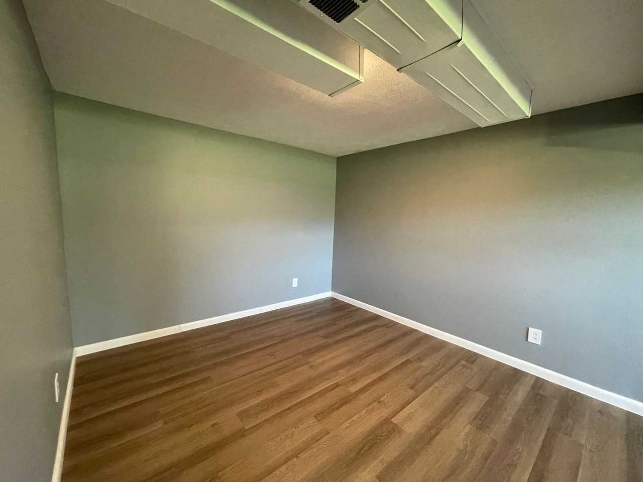 22016 Russet Dr - Photo 5 of 10