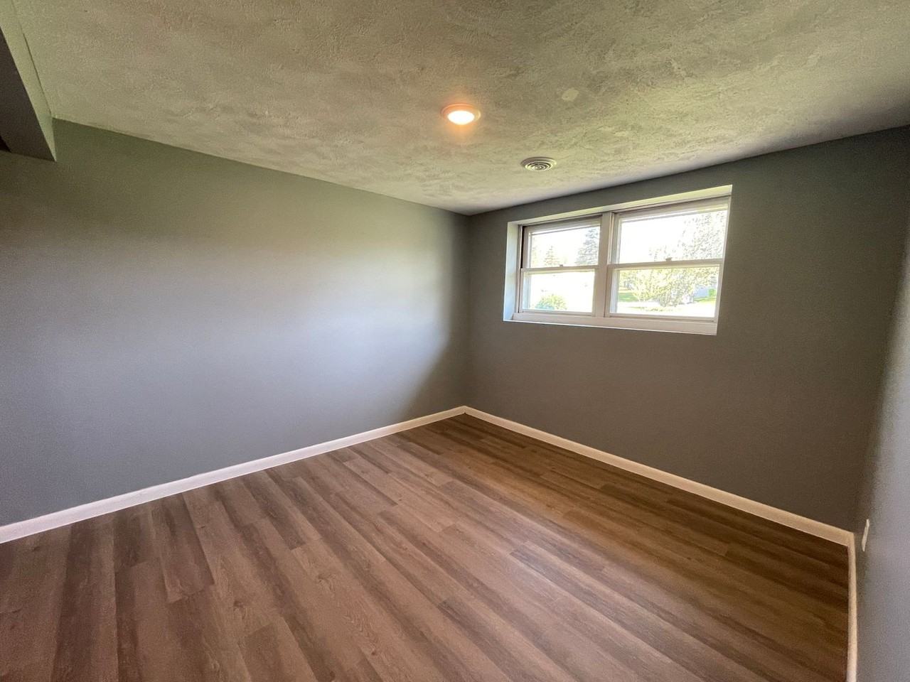 22016 Russet Dr - Photo 6 of 10