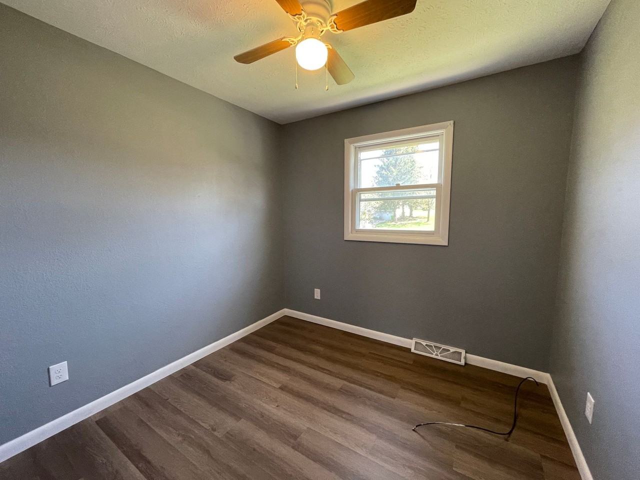 22016 Russet Dr - Photo 7 of 10