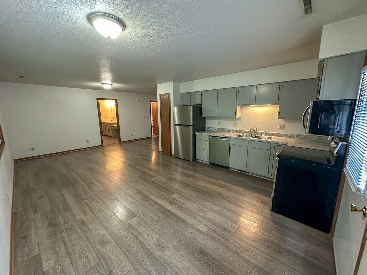3012 Oakland St - Photo 5 of 26