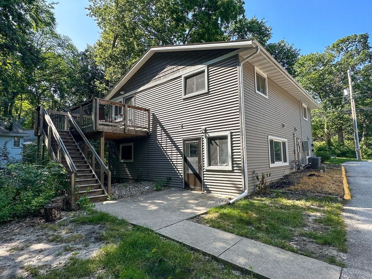 3014 Oakland St - Photo 2 of 26