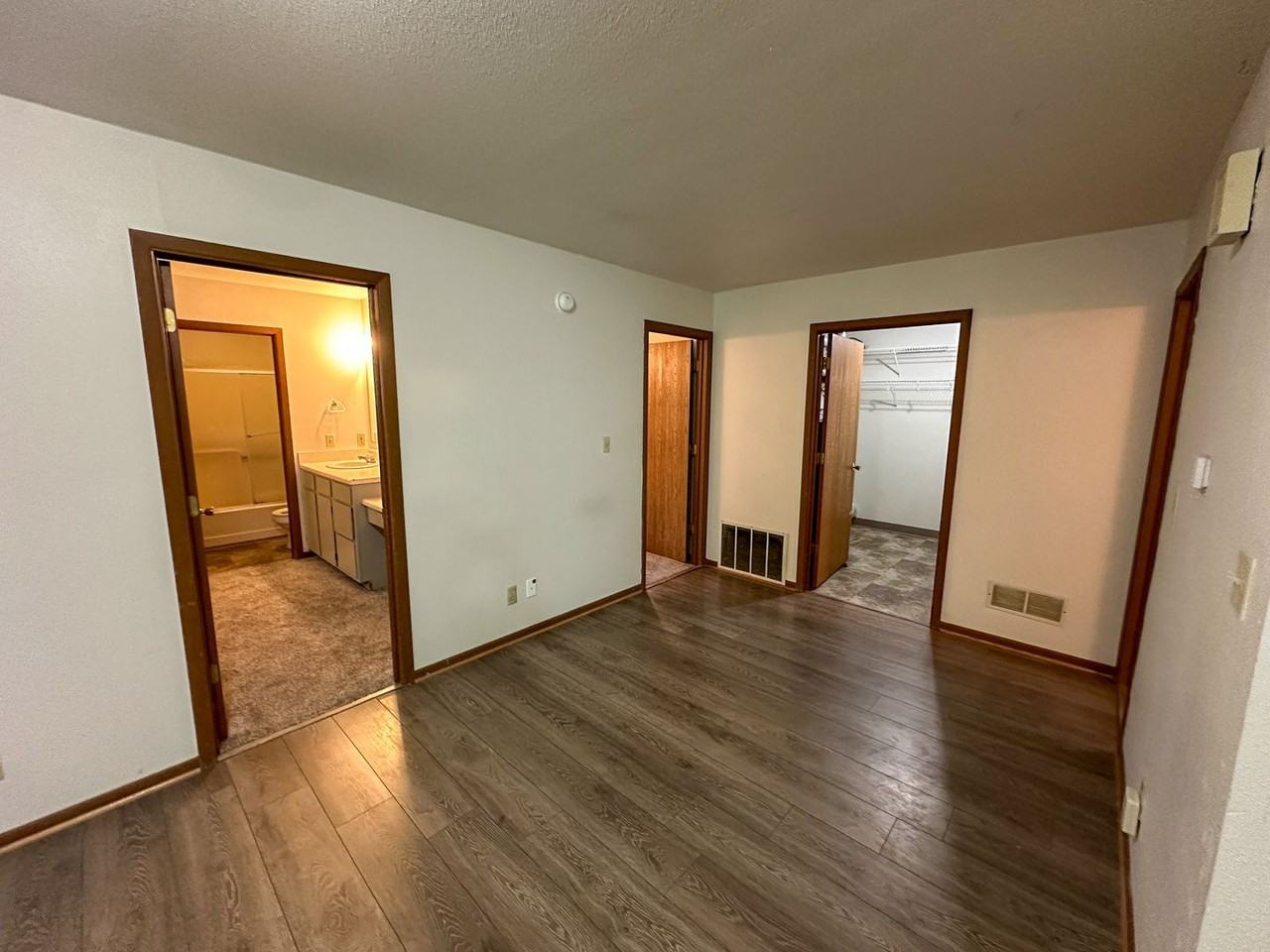 3014 Oakland St - Photo 6 of 26