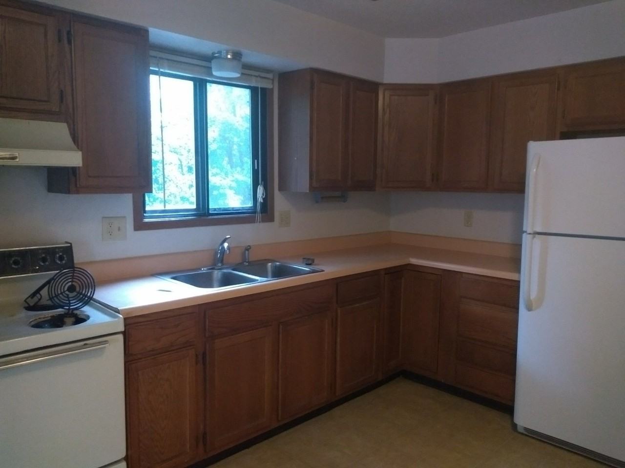 311 S Franklin Ave - Photo 2 of 11